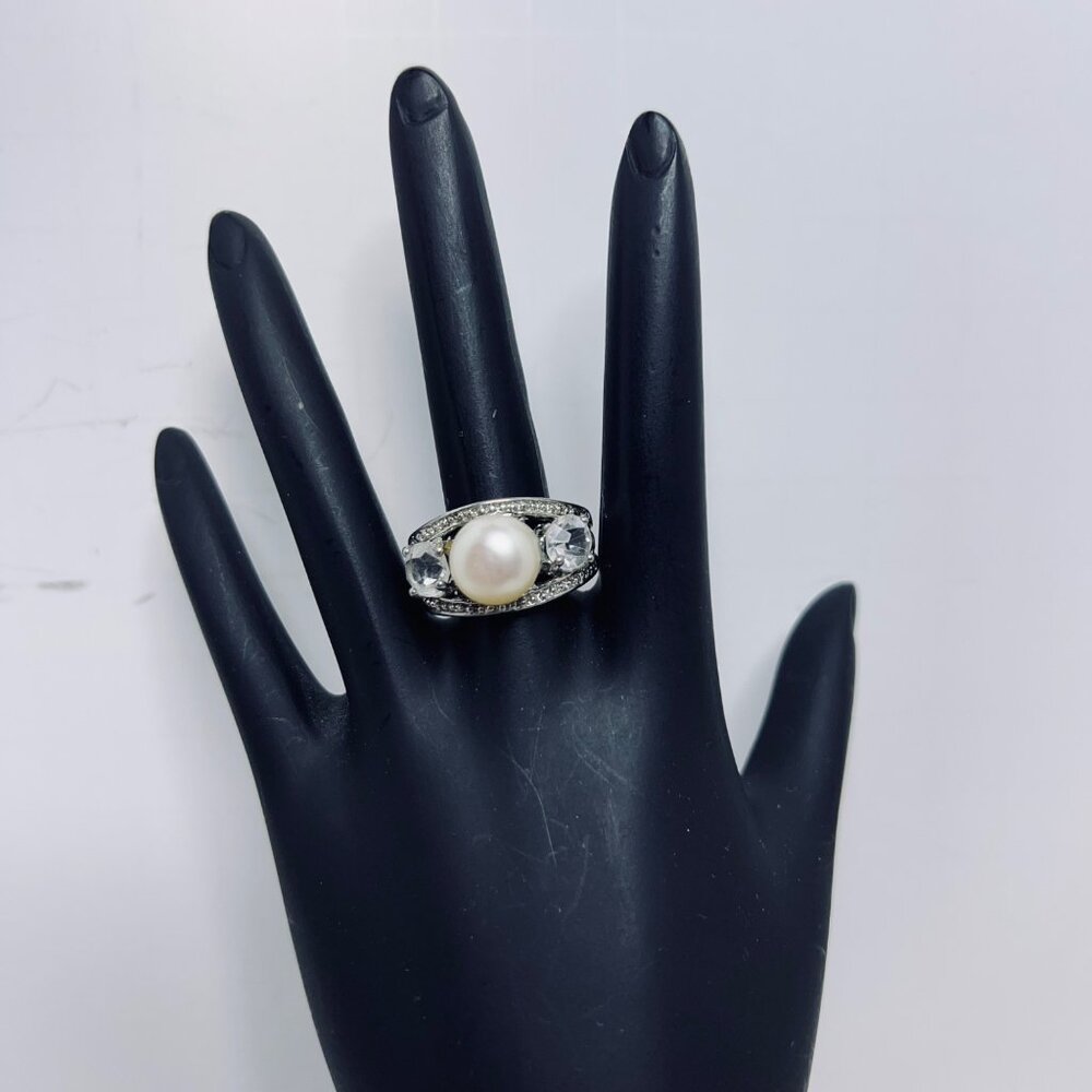 Silver Tone Statement Ring With Faux Pearl & Clear Rhinestones Size 6.25 (R447)